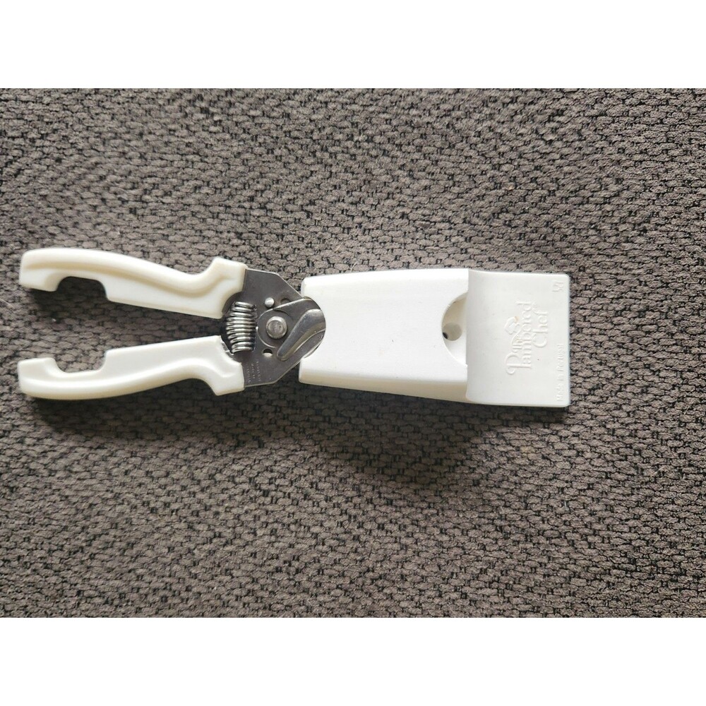 Pampered Chef Kitchen Multi Purpose Shears White Scissors 1075 Wall Mount Holder